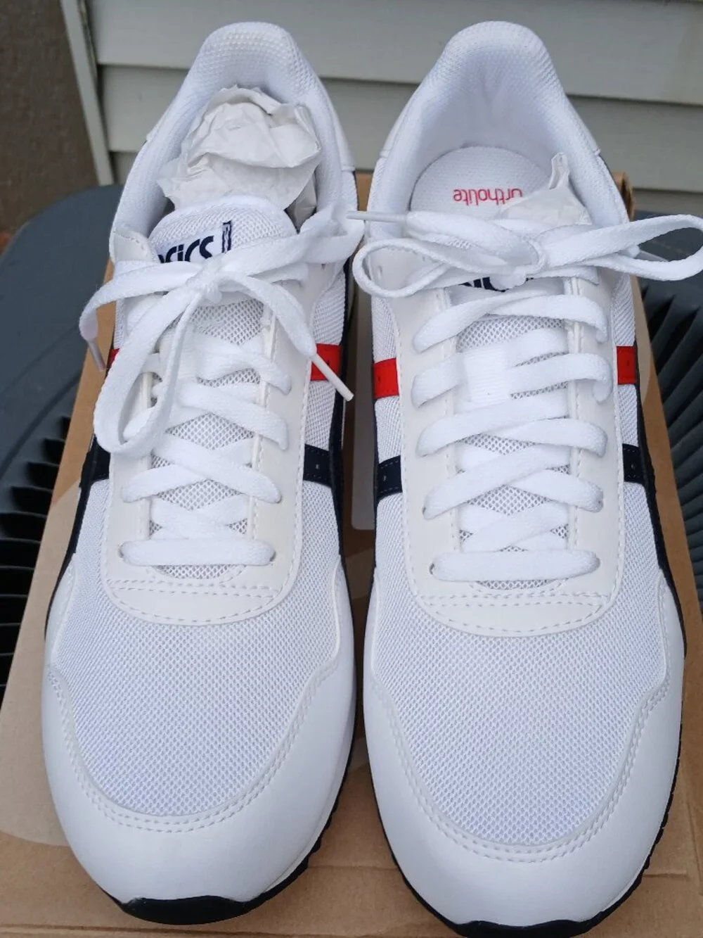 NEW IN BOX - 'ASICS TIGER RUNNER ORTHOLITE' MEN's SNEAKERS, size 11